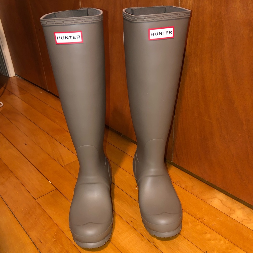 NWOT Hunter boots
